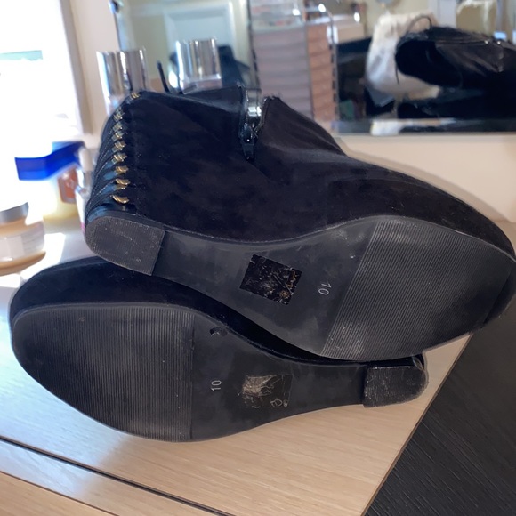 Black suede Size 10 lace up booties! - Picture 4 of 4